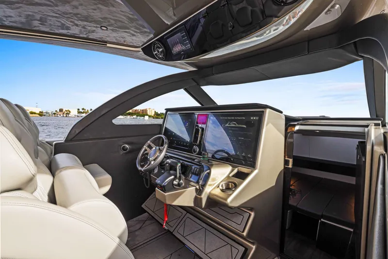 Slide: The Image of Mystic Powerboats M5200 2024 - 62