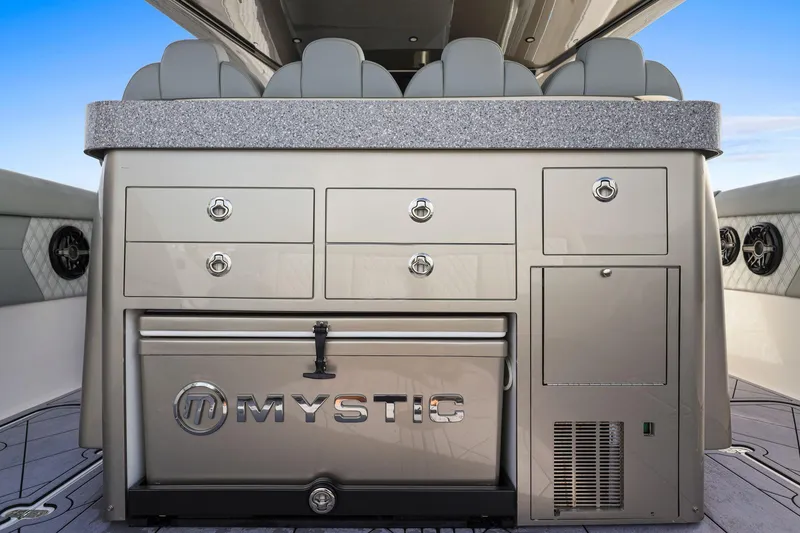 Slide: The Image of Mystic Powerboats M5200 2024 - 75