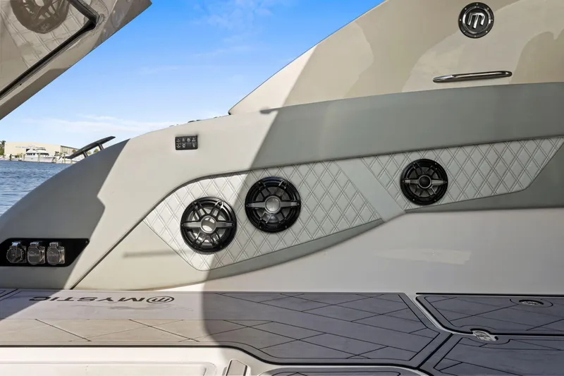 Slide: The Image of Mystic Powerboats M5200 2024 - 91