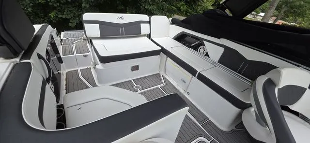 Slide: The Image of Monterey 258SS Super Sport 2020 - 15