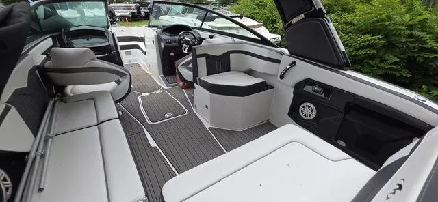 Slide: The Image of Monterey 258SS Super Sport 2020 - 17