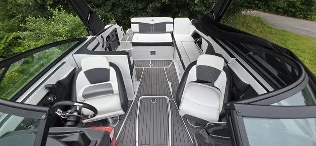 Slide: The Image of Monterey 258SS Super Sport 2020 - 19