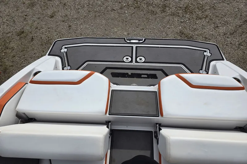 Slide: The Image of Scarab 215 H.O. Impulse 2016 - 5