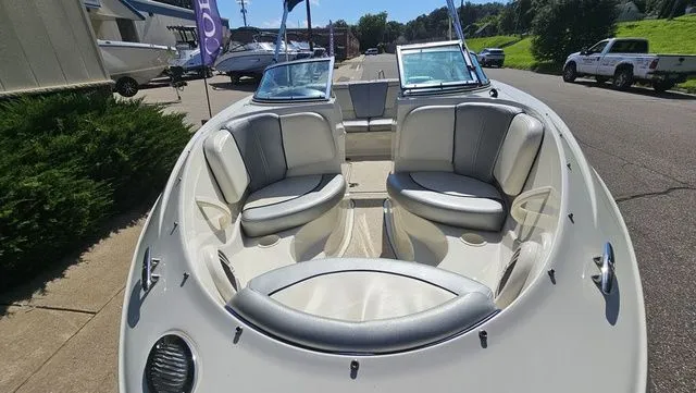 Slide: The Image of Sea Ray 185 Sport 2008 - 8