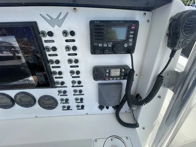 Slide: The Image of Southport 26 Center Console 2006 - 17