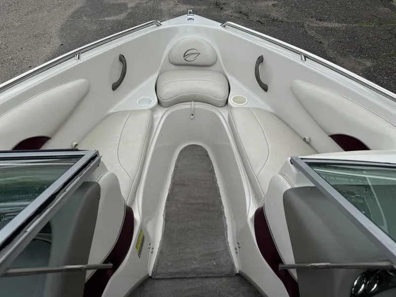 Slide: The Image of Crownline Boats 192 4.3 V6 Open Bow Runabout 2000 - 10