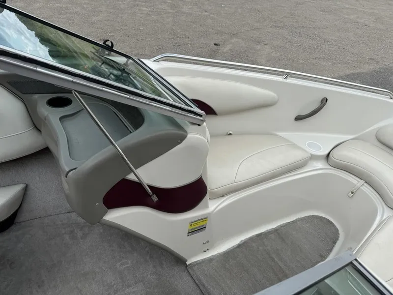 Slide: The Image of Crownline Boats 192 4.3 V6 Open Bow Runabout 2000 - 11