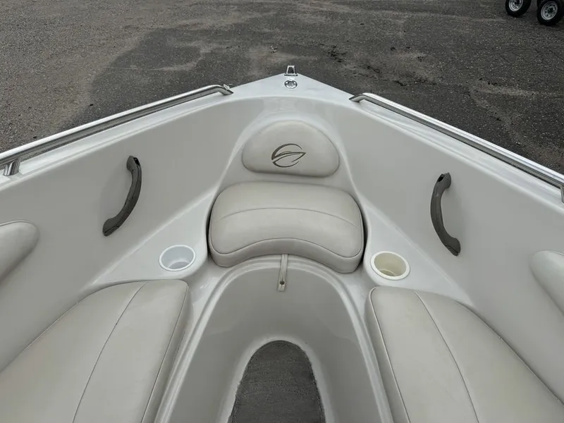 Slide: The Image of Crownline Boats 192 4.3 V6 Open Bow Runabout 2000 - 12