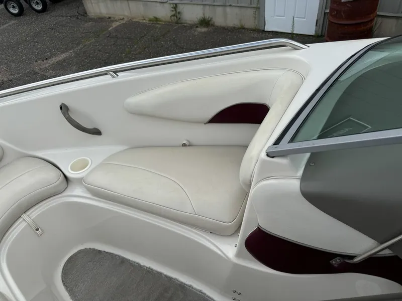 Slide: The Image of Crownline Boats 192 4.3 V6 Open Bow Runabout 2000 - 13