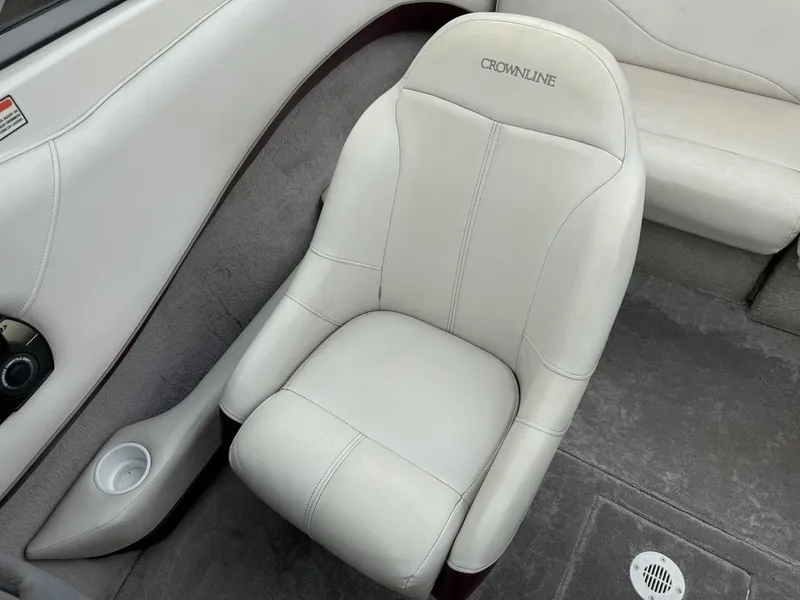 Slide: The Image of Crownline Boats 192 4.3 V6 Open Bow Runabout 2000 - 17