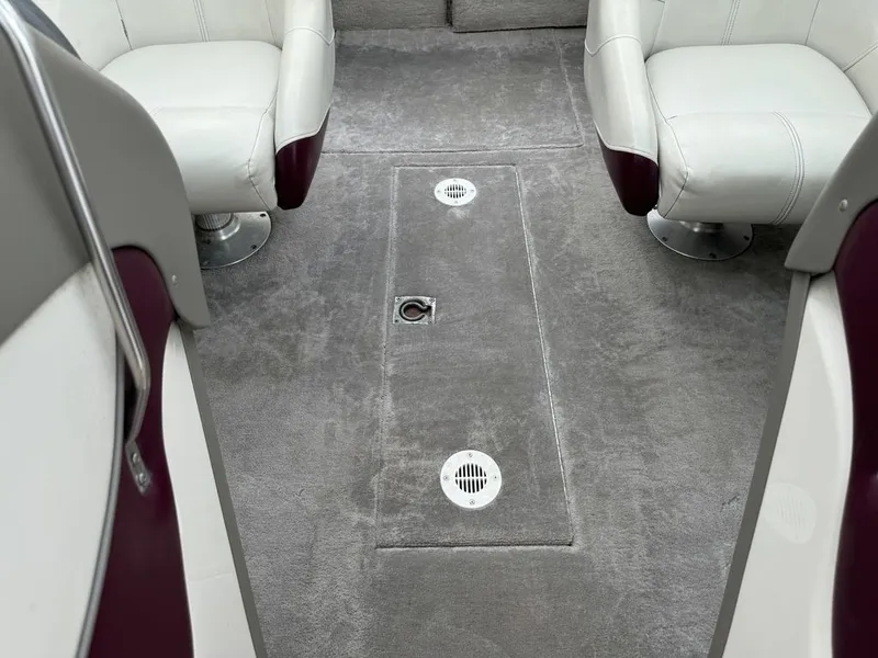 Slide: The Image of Crownline Boats 192 4.3 V6 Open Bow Runabout 2000 - 19