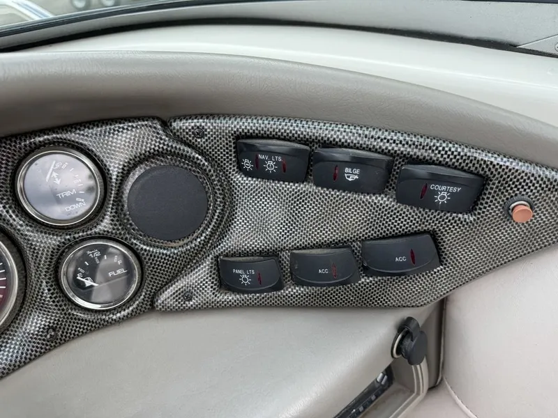 Slide: The Image of Crownline Boats 192 4.3 V6 Open Bow Runabout 2000 - 22