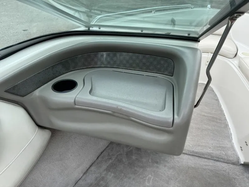 Slide: The Image of Crownline Boats 192 4.3 V6 Open Bow Runabout 2000 - 24