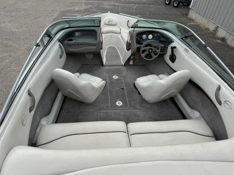 Slide: The Image of Crownline Boats 192 4.3 V6 Open Bow Runabout 2000 - 26