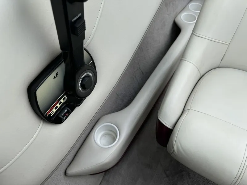 Slide: The Image of Crownline Boats 192 4.3 V6 Open Bow Runabout 2000 - 28