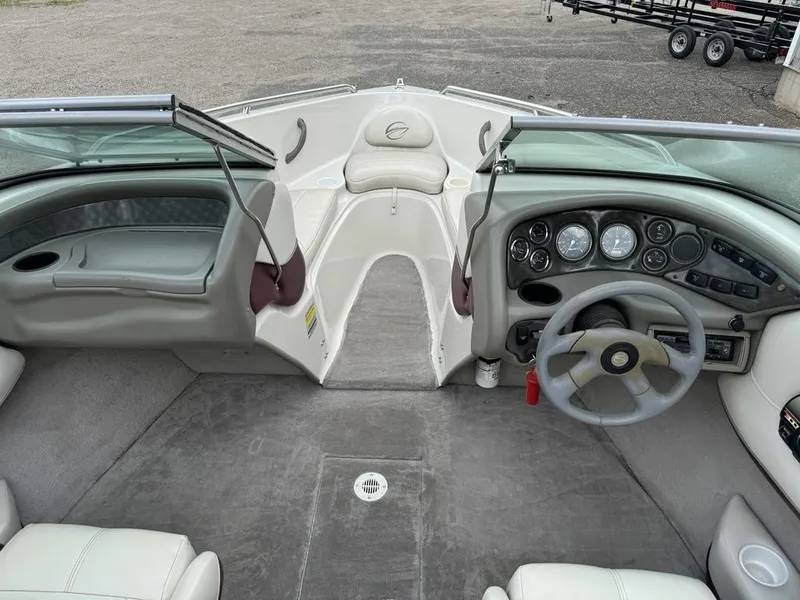 Slide: The Image of Crownline Boats 192 4.3 V6 Open Bow Runabout 2000 - 3