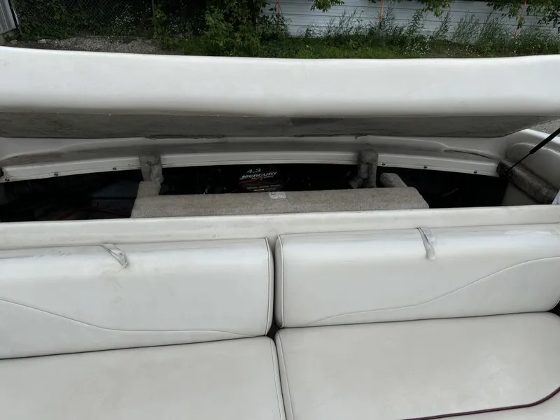 Slide: The Image of Crownline Boats 192 4.3 V6 Open Bow Runabout 2000 - 34