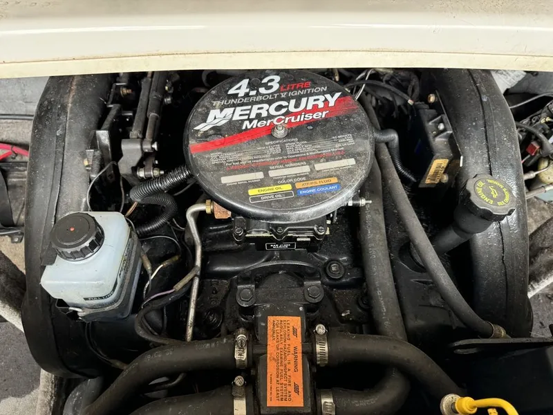 Slide: The Image of Crownline Boats 192 4.3 V6 Open Bow Runabout 2000 - 35