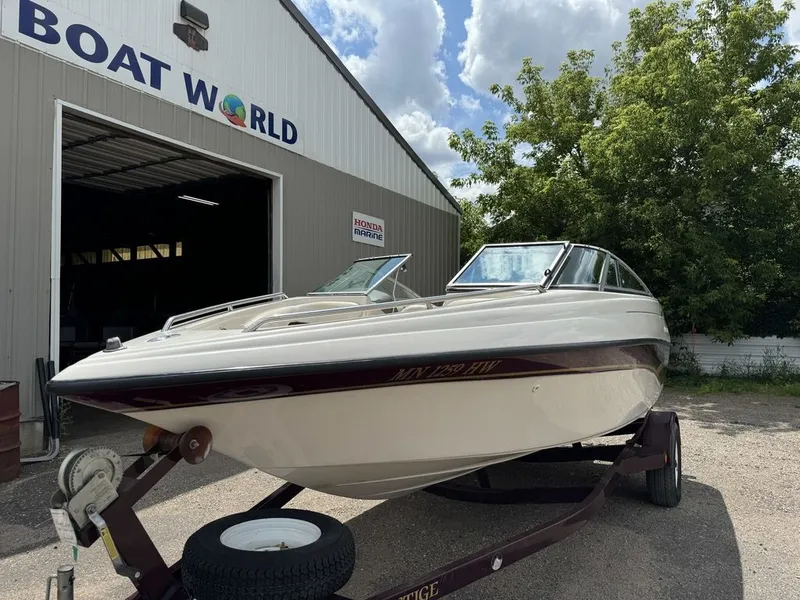 Slide: The Image of Crownline Boats 192 4.3 V6 Open Bow Runabout 2000 - 39