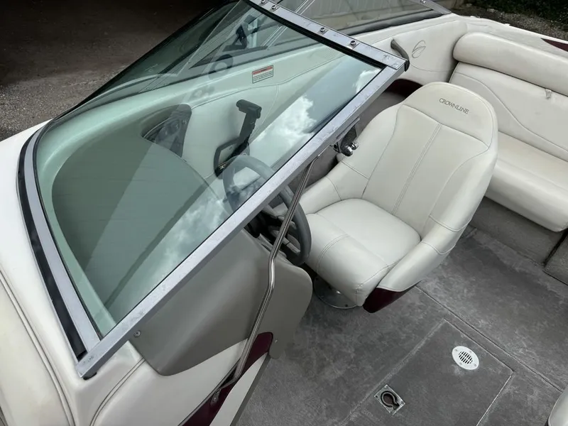 Slide: The Image of Crownline Boats 192 4.3 V6 Open Bow Runabout 2000 - 7