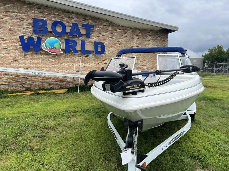 Slide: The Image of Starcraft 1710 GT Fish n Ski 2000 - 20