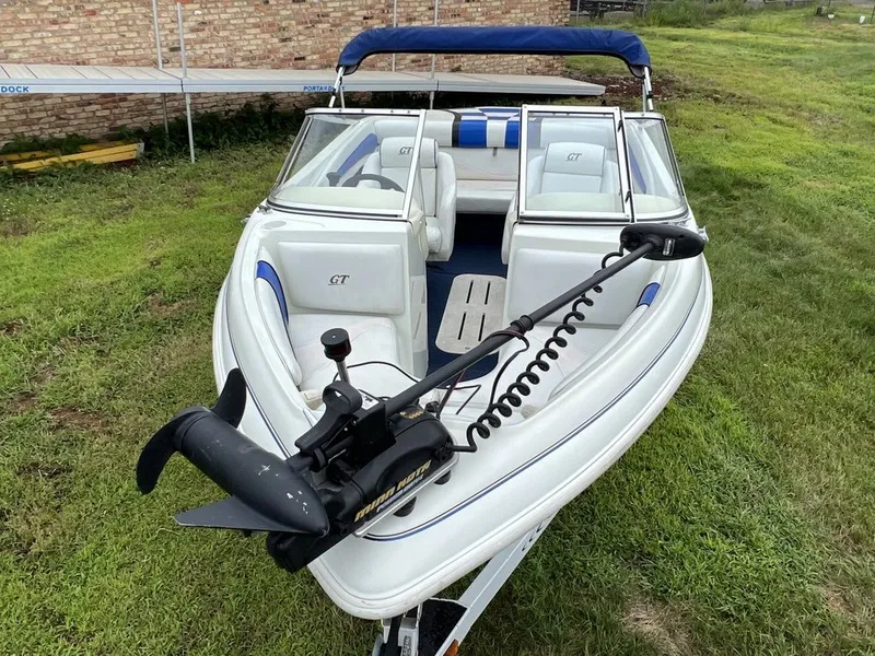 Slide: The Image of Starcraft 1710 GT Fish n Ski 2000 - 23