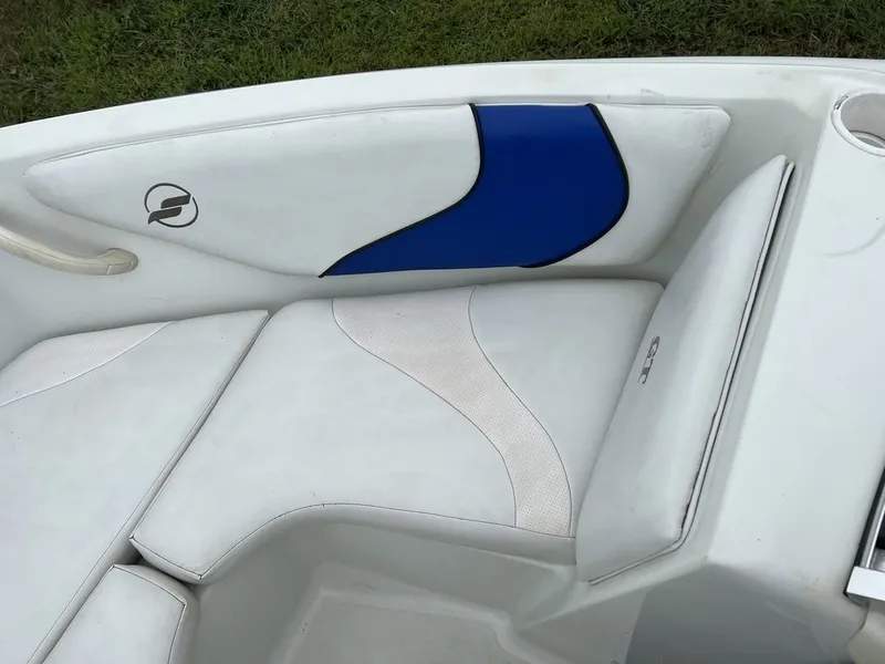 Slide: The Image of Starcraft 1710 GT Fish n Ski 2000 - 24