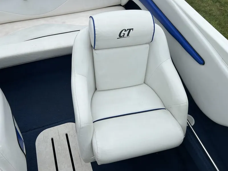 Slide: The Image of Starcraft 1710 GT Fish n Ski 2000 - 25