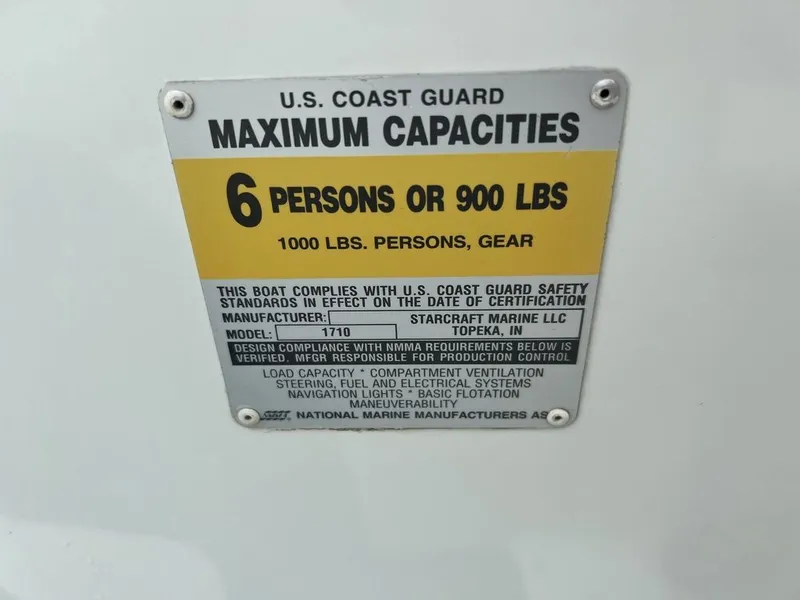 Slide: The Image of Starcraft 1710 GT Fish n Ski 2000 - 27