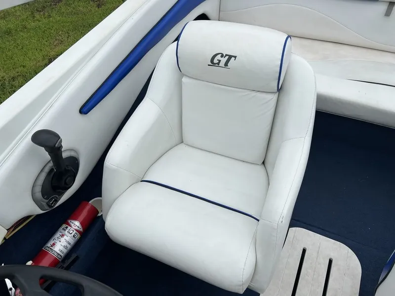 Slide: The Image of Starcraft 1710 GT Fish n Ski 2000 - 28