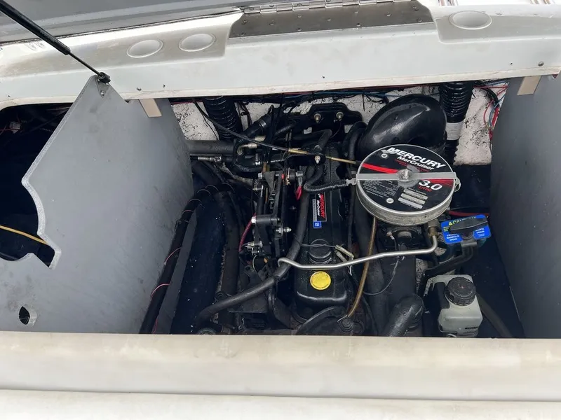 Slide: The Image of Starcraft 1710 GT Fish n Ski 2000 - 34