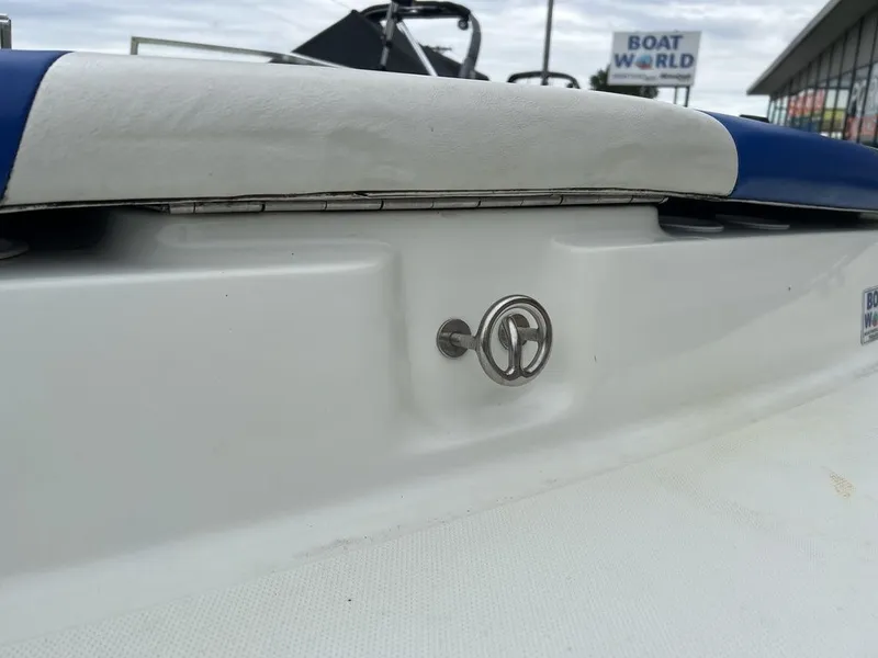 Slide: The Image of Starcraft 1710 GT Fish n Ski 2000 - 36