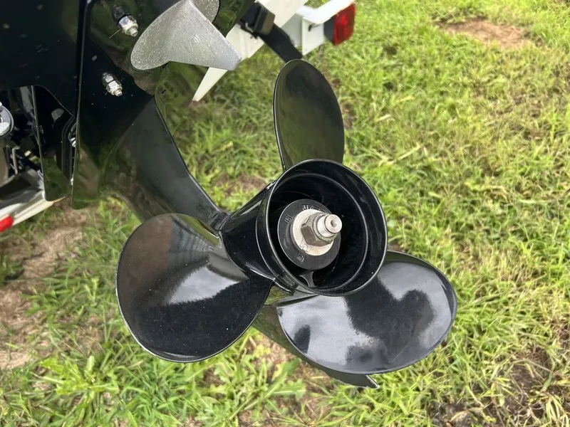 Slide: The Image of Starcraft 1710 GT Fish n Ski 2000 - 40