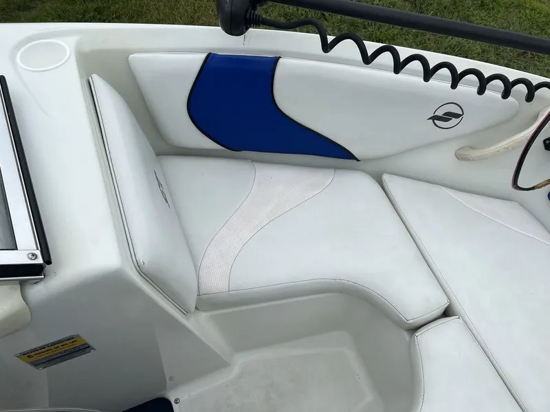 Slide: The Image of Starcraft 1710 GT Fish n Ski 2000 - 6