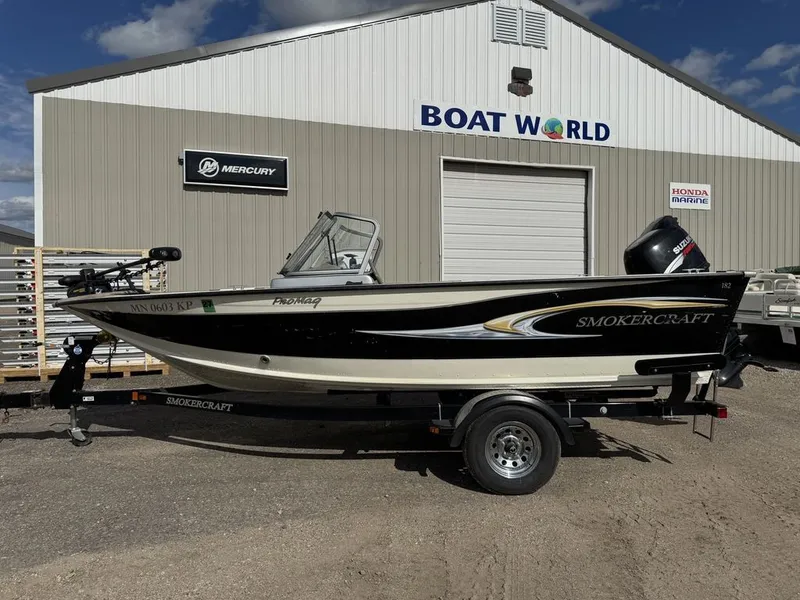 Slide: The Image of Smoker Craft Pro Mag 182 2010 - 6