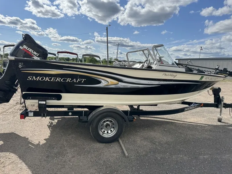 Slide: The Image of Smoker Craft Pro Mag 182 2010 - 8