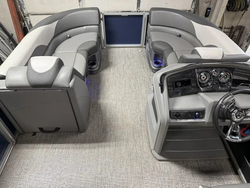Slide: The Image of Tahoe LTZ 2385 Quad Lounge Tritoon Pontoon & Honda 4-Stroke EFI 2022 - 29