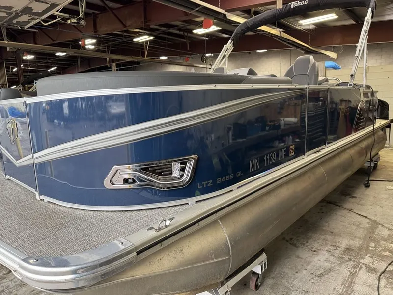 Slide: The Image of Tahoe LTZ 2385 Quad Lounge Tritoon Pontoon & Honda 4-Stroke EFI 2022 - 36