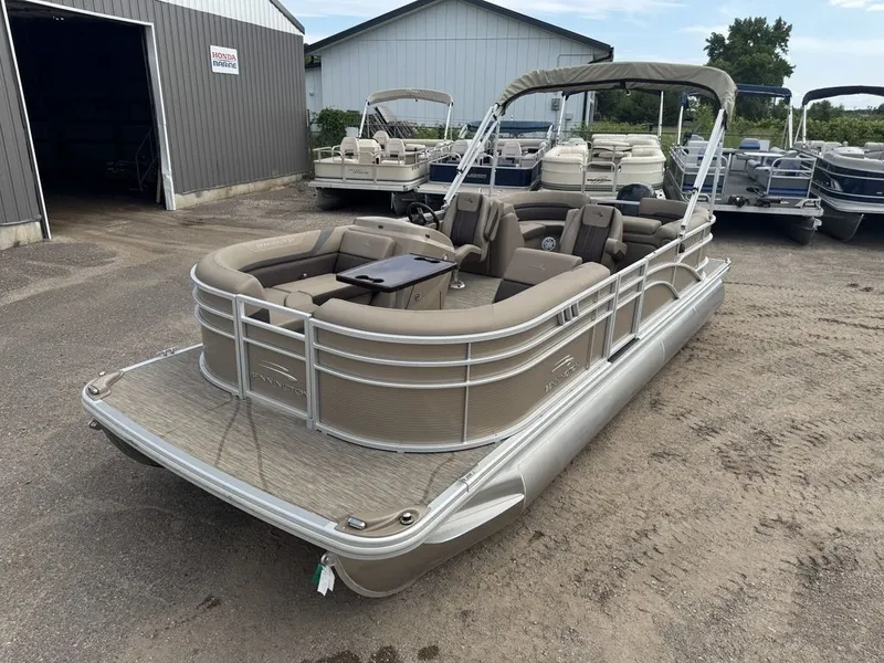 The Image of Bennington 22 SSR Pontoon 2021 - 1
