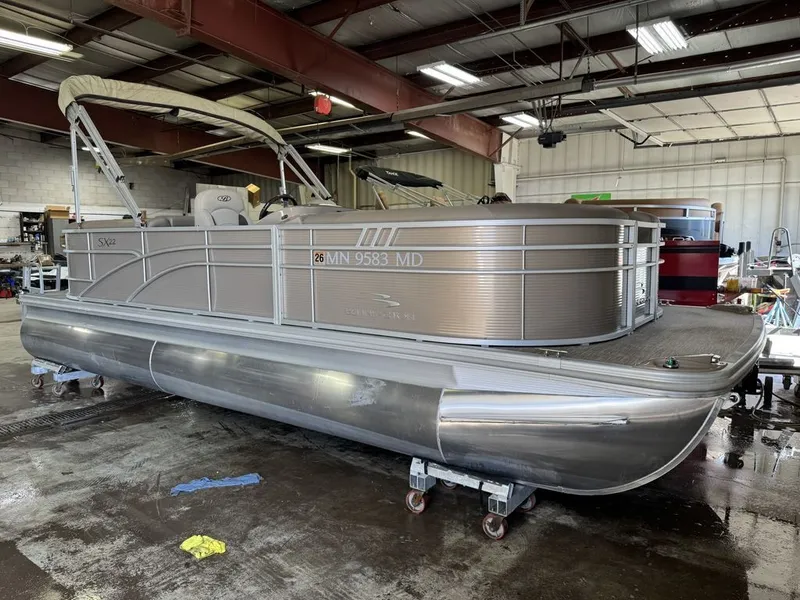 Slide: The Image of Bennington 22 SSR Pontoon 2021 - 33
