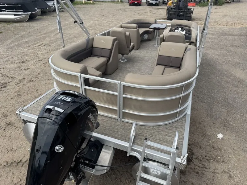 Slide: The Image of Bennington 22 SSR Pontoon 2021 - 6
