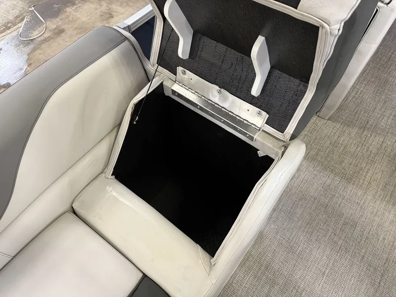 Slide: The Image of Tahoe LTZ 2485 Elite Cruise & Honda 115HP 4-Stroke EFI 2022 - 21