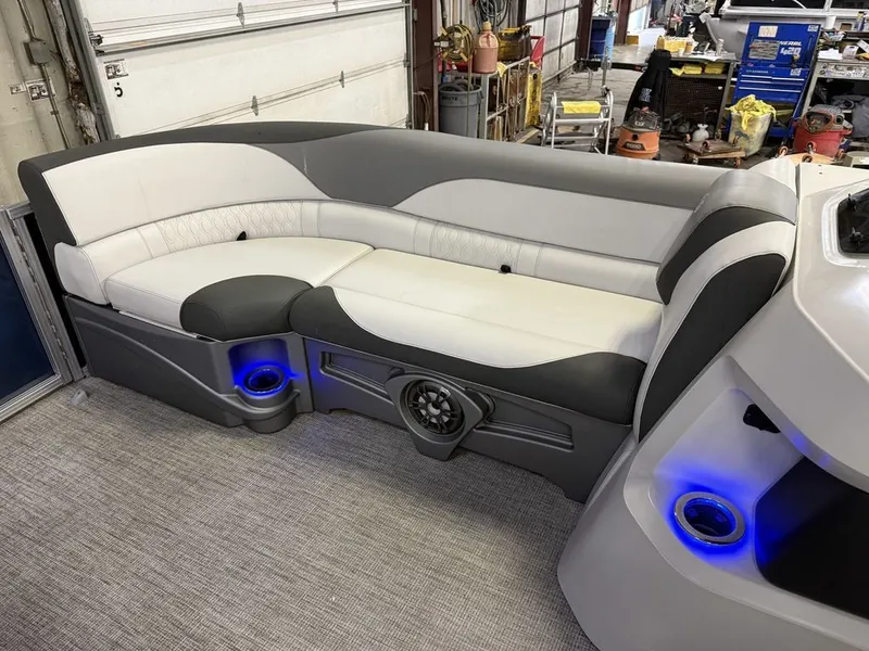 Slide: The Image of Tahoe LTZ 2485 Elite Cruise & Honda 115HP 4-Stroke EFI 2022 - 24