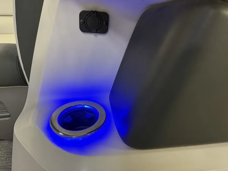 Slide: The Image of Tahoe LTZ 2485 Elite Cruise & Honda 115HP 4-Stroke EFI 2022 - 25