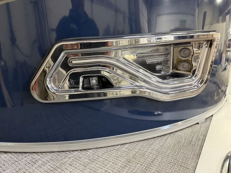 Slide: The Image of Tahoe LTZ 2485 Elite Cruise & Honda 115HP 4-Stroke EFI 2022 - 31