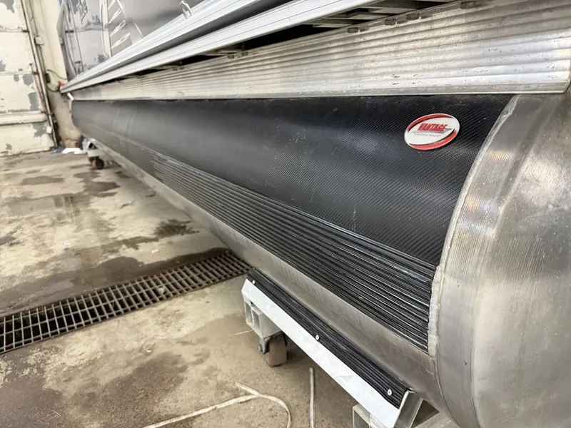 Slide: The Image of Tahoe LTZ 2485 Elite Cruise & Honda 115HP 4-Stroke EFI 2022 - 33