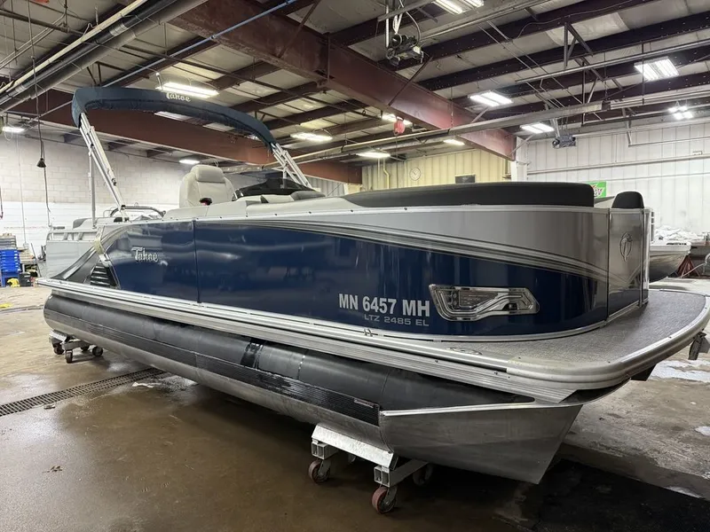 Slide: The Image of Tahoe LTZ 2485 Elite Cruise & Honda 115HP 4-Stroke EFI 2022 - 40