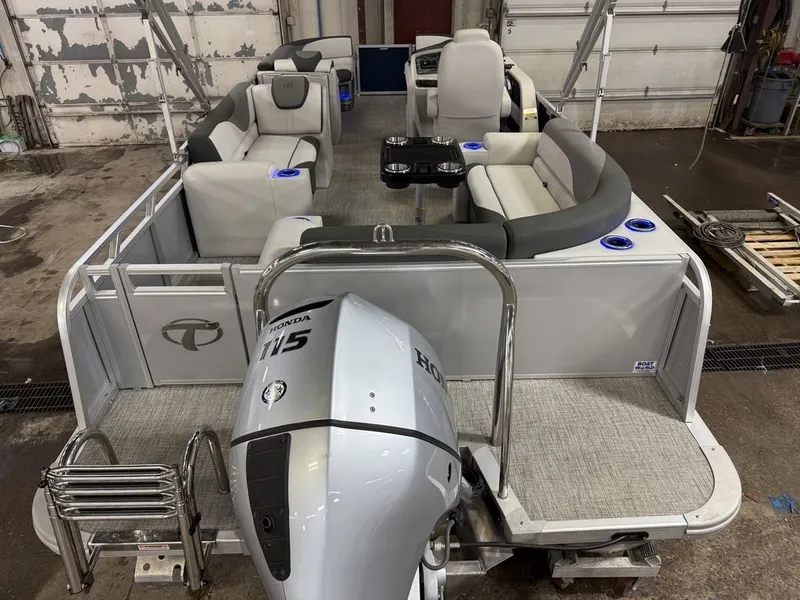 Slide: The Image of Tahoe LTZ 2485 Elite Cruise & Honda 115HP 4-Stroke EFI 2022 - 7