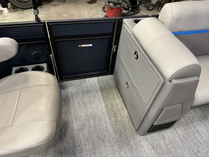 Slide: The Image of Qwest 822 100HP Quad Lounge Pontoon 2023 - 17