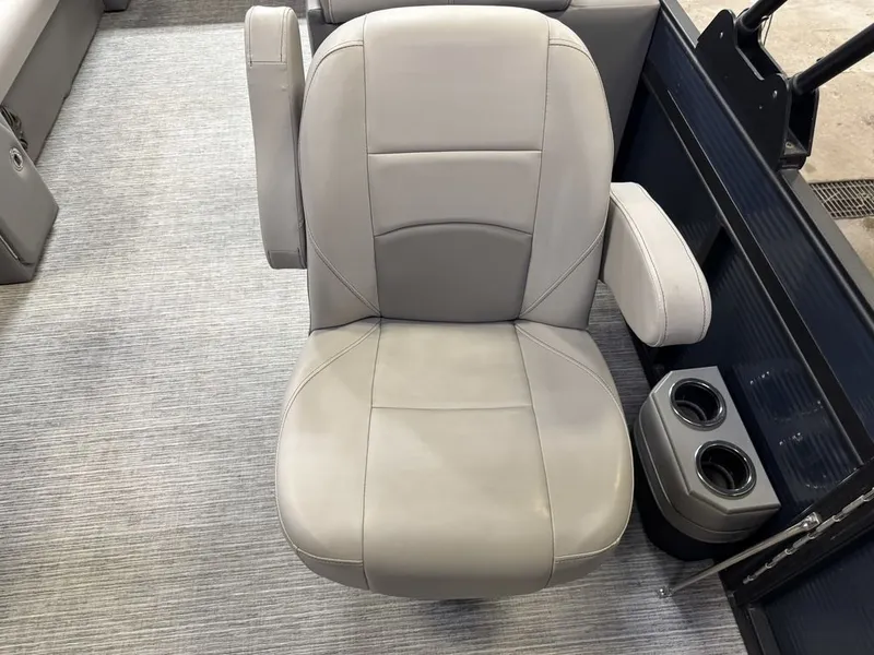 Slide: The Image of Qwest 822 100HP Quad Lounge Pontoon 2023 - 22